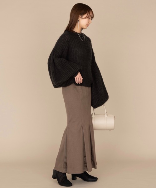 NEUNA（ヌナ）の「ニュアンスカラーモヘアライクボリュームスリーブニット（ニット/セーター・レディース・ブラック/グリーン/アイボリー・FREE）」の14枚目の写真