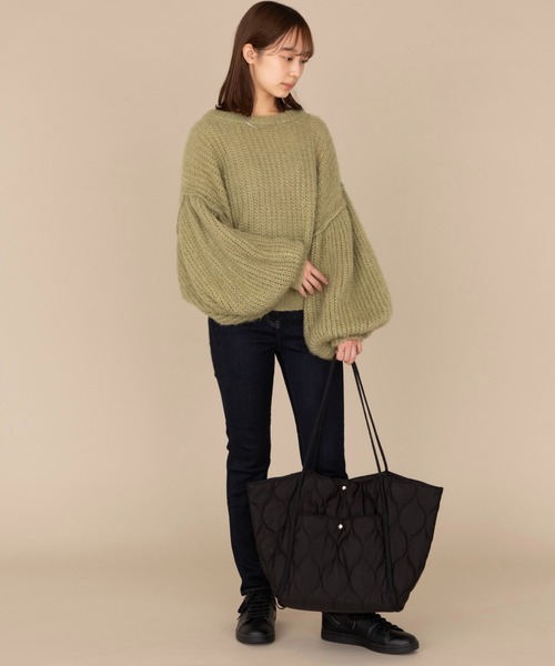NEUNA（ヌナ）の「ニュアンスカラーモヘアライクボリュームスリーブニット（ニット/セーター・レディース・ブラック/グリーン/アイボリー・FREE）」の21枚目の写真
