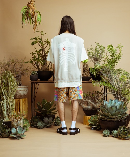 masterkey（マスターキー）の「masterkey マスターキー / FLYING-B ボーンズ柄ジャガードニットベスト / MK22S-K-10（ベスト・メンズ・ベージュ/インディゴブルー・2/1）」の4枚目の写真