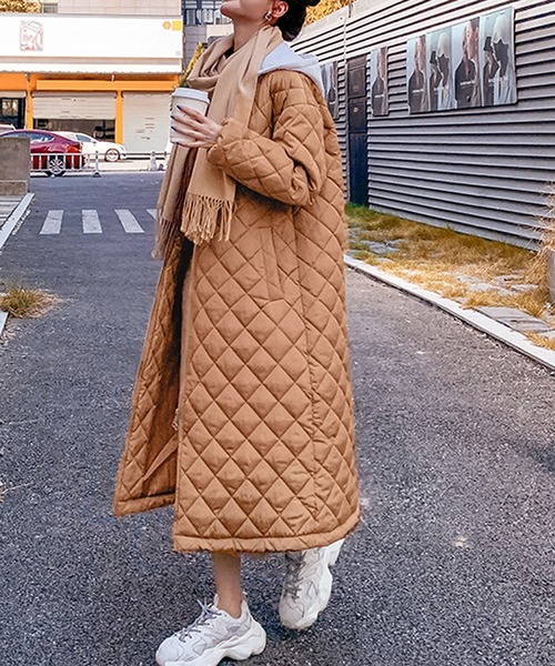 Primazel(プリマゼル)の「フード付き キルティング コート(その他アウター・レディース・ブラック/キャメル・M)」の2枚目の写真