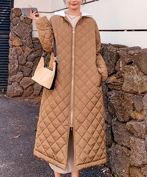 Primazel(プリマゼル)の「フード付き キルティング コート(その他アウター・レディース・ブラック/キャメル・M)」の8枚目の写真