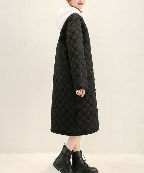 Primazel(プリマゼル)の「フード付き キルティング コート(その他アウター・レディース・ブラック/キャメル・M)」の4枚目の写真