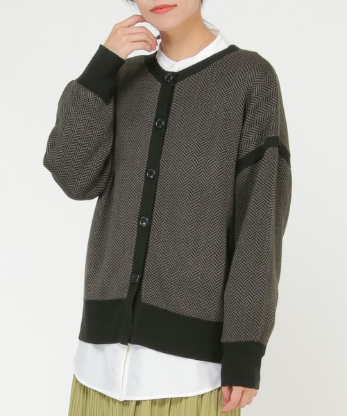 ikka(イッカ)の「ヘリンボーン柄2WAYニットプルオーバー(カーディガン/ボレロ・レディース・ブラック/ベージュ・M/L)」の2枚目の写真