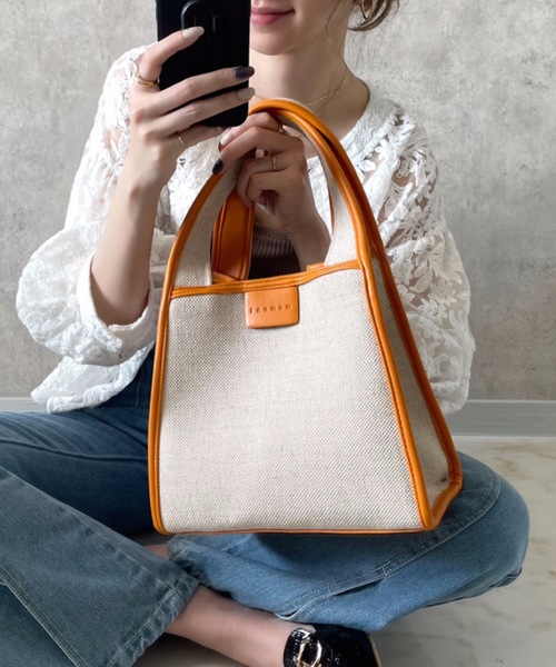 moment+(モーメントプラス)の「キャンバス ポーチ付き 2WAYスクエアトートバッグ(トートバッグ・レディース・モカ/オレンジ/ブラック・FREE)」の3枚目の写真