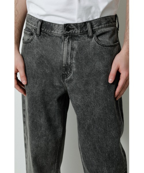 AZUL by moussy(アズールバイマウジー)の「WASHED LOOSE DENIM/ウォッシュドルースデニム(デニムパンツ・メンズ・ブルー/ライトブラック・SMALL/MEDIUM/LARGE)」の16枚目の写真