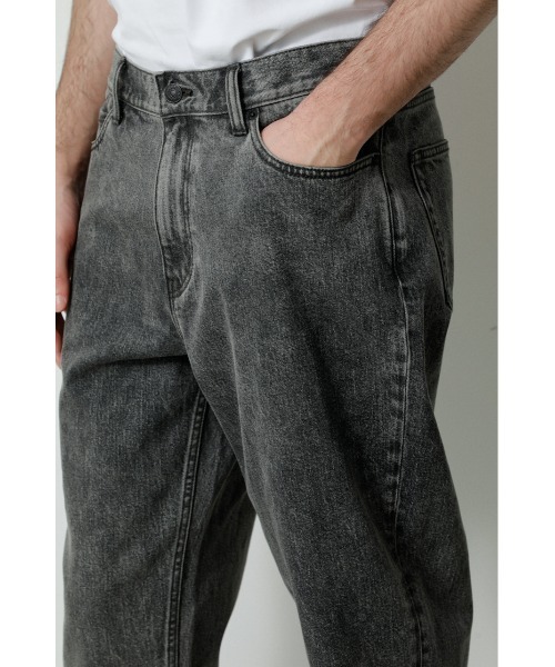 AZUL by moussy(アズールバイマウジー)の「WASHED LOOSE DENIM/ウォッシュドルースデニム(デニムパンツ・メンズ・ブルー/ライトブラック・SMALL/MEDIUM/LARGE)」の14枚目の写真