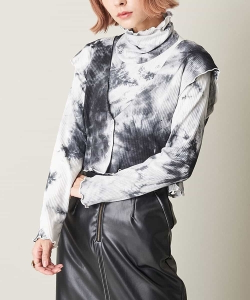 A de a.v.v(アードアー・ヴェ・ヴェ)の「タイダイ柄テレコセット(Tシャツ/カットソー・レディース・ベージュ/ライトグレー・36/38)」の2枚目の写真