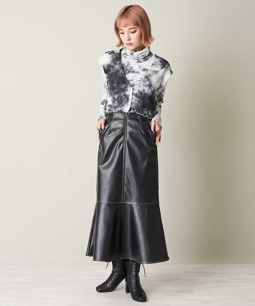 A de a.v.v(アードアー・ヴェ・ヴェ)の「タイダイ柄テレコセット(Tシャツ/カットソー・レディース・ベージュ/ライトグレー・36/38)」の3枚目の写真