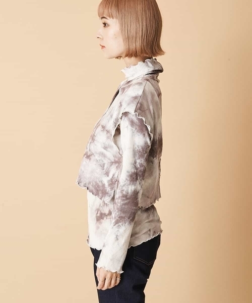 A de a.v.v(アードアー・ヴェ・ヴェ)の「タイダイ柄テレコセット(Tシャツ/カットソー・レディース・ベージュ/ライトグレー・36/38)」の9枚目の写真