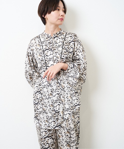 HERENCIA - 【美品】HERENCIA　アニマル風プリント クルミボタン チュニック ブラウス HERENCIA（ヘレンチア）の「アニマル風 プリント クルミボタン