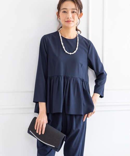 troisiemeCHACO(トロワズィエムチャコ)の「【chaco】フリルシルエットブラウス×すっきりパンツセットアップ(パンツドレス・レディース・ネイビー/ブラウン・9号/13号)」の11枚目の写真