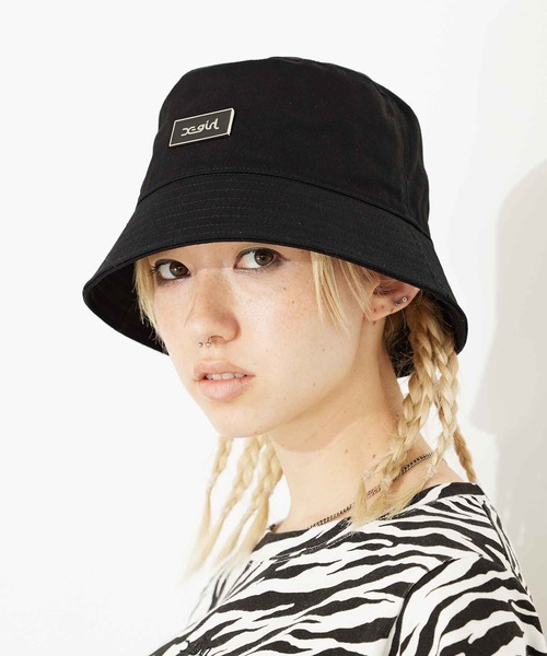 X-girl(エックスガール)の「LOGO BUCKET HAT/ロゴネーム バケットハット(ハット・レディース・ブラック/グレー/オレンジ・ONE SIZE)」の11枚目の写真