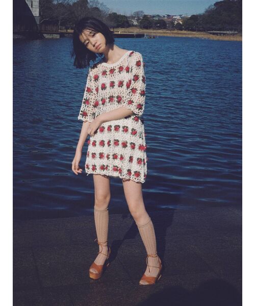 merry jenny（メリージェニー）の「flowerクロシェニットチュニック（チュニック・レディース・アイボリー/ブラック・FREE）」の6枚目の写真