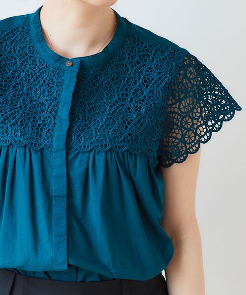 le.coeur blanc(ルクールブラン)の「エンブロイダリーレースフレンチブラウス(シャツ/ブラウス・レディース・オフホワイト/ブラック/ダークグリーン・38)」の11枚目の写真