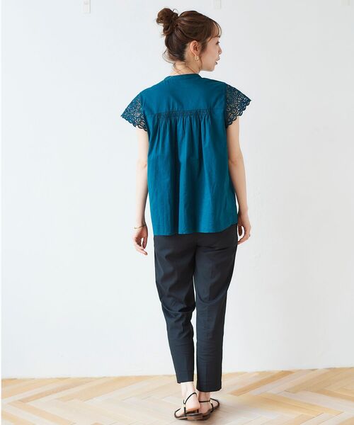 le.coeur blanc(ルクールブラン)の「エンブロイダリーレースフレンチブラウス(シャツ/ブラウス・レディース・オフホワイト/ブラック/ダークグリーン・38)」の9枚目の写真