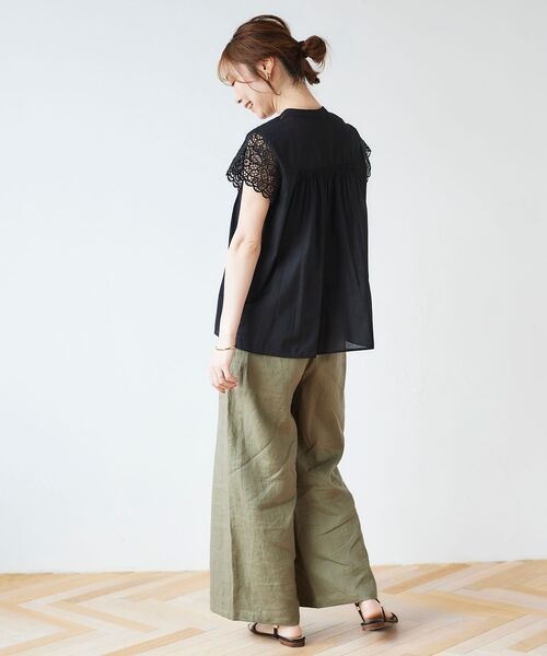 le.coeur blanc(ルクールブラン)の「エンブロイダリーレースフレンチブラウス(シャツ/ブラウス・レディース・オフホワイト/ブラック/ダークグリーン・38)」の8枚目の写真