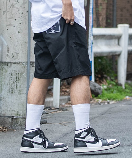 Dickies（ディッキーズ）の「『Dickies/ディッキーズ』TCツイル×デニムワイドハーフパンツ デニムショーツ（チノパンツ・メンズ・インディゴブルー/ホワイト/グリーン/その他/ベージュ/ブラック/サックスブルー・M/L/XL）」の15枚目の写真