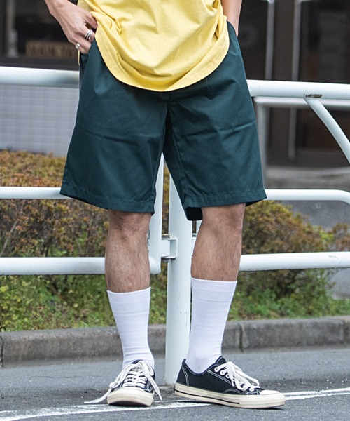 Dickies（ディッキーズ）の「『Dickies/ディッキーズ』TCツイル×デニムワイドハーフパンツ デニムショーツ（チノパンツ・メンズ・インディゴブルー/ホワイト/グリーン/その他/ベージュ/ブラック/サックスブルー・M/L/XL）」の16枚目の写真