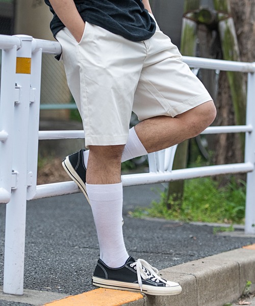 Dickies（ディッキーズ）の「『Dickies/ディッキーズ』TCツイル×デニムワイドハーフパンツ デニムショーツ（チノパンツ・メンズ・インディゴブルー/ホワイト/グリーン/その他/ベージュ/ブラック/サックスブルー・M/L/XL）」の20枚目の写真