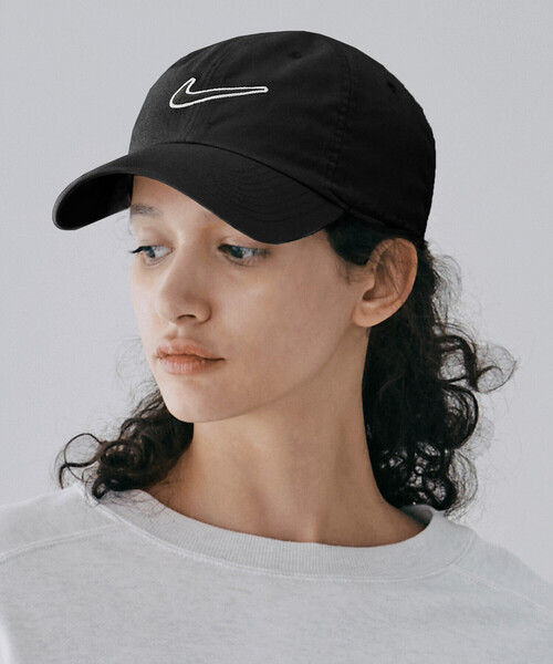 NIKE(ナイキ)の「NIKE | ヘリテージ86 アジャスタブルキャップ(キャップ・レディース・ブラック/ベージュ・FREE)」の10枚目の写真