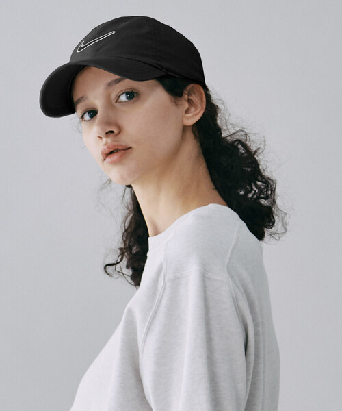 NIKE(ナイキ)の「NIKE | ヘリテージ86 アジャスタブルキャップ(キャップ・レディース・ブラック/ベージュ・FREE)」の11枚目の写真