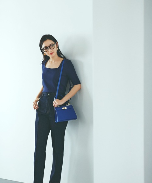 GLOBAL WORK（グローバルワーク）の「柳橋唯さんコラボ/大人T/2WAYネック/295909（Tシャツ/カットソー・レディース・オフホワイト/ブラック/ブラウン/ネイビー・MEDIUM/LARGE）」の4枚目の写真