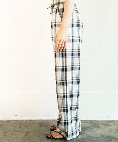 Alite cloth(アリーテクロス)の「イージーチェックパンツ(その他パンツ・レディース・ホワイト/ブラック・S/M)」の3枚目の写真