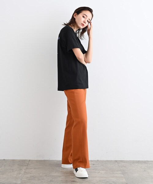 INDIVI（インディヴィ）の「【WORLD for the World】バックプリント ロゴTシャツ（Tシャツ/カットソー・レディース・ホワイト/ブラック・38/05/13）」の6枚目の写真