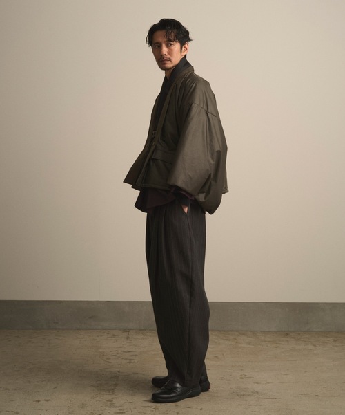 和ROBE(ワローブ)の「和ROBE / PUFFER HAORI(ブルゾン・メンズ・ブラック/ダークオリーブ・3/2)」の1枚目の写真