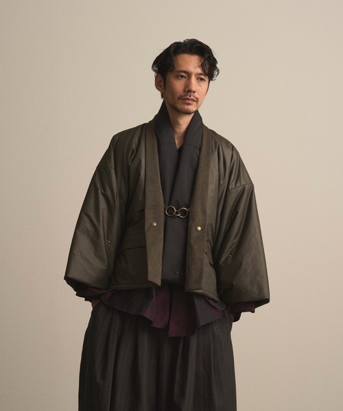 和ROBE(ワローブ)の「和ROBE / PUFFER HAORI(ブルゾン・メンズ・ブラック/ダークオリーブ・3/2)」の16枚目の写真