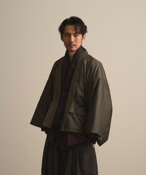 和ROBE(ワローブ)の「和ROBE / PUFFER HAORI(ブルゾン・メンズ・ブラック/ダークオリーブ・3/2)」の17枚目の写真