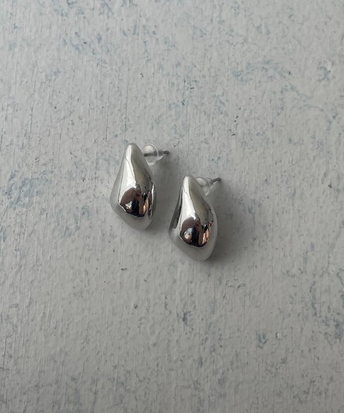 cheriella（シェリエラ）の「【cheriella】変形ドロップメタルピアス（ピアス（両耳用）・レディース・シルバー/ゴールド・FREE）」の6枚目の写真