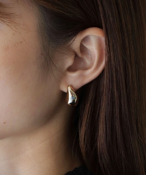 cheriella（シェリエラ）の「【cheriella】変形ドロップメタルピアス（ピアス（両耳用）・レディース・シルバー/ゴールド・FREE）」の4枚目の写真