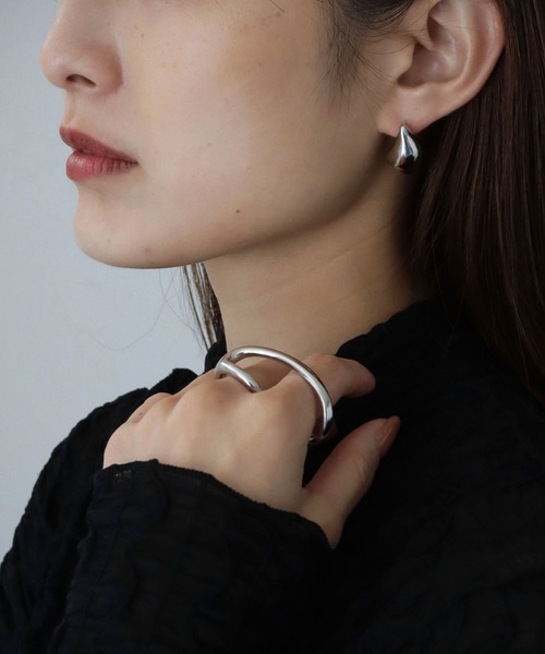 cheriella（シェリエラ）の「【cheriella】変形ドロップメタルピアス（ピアス（両耳用）・レディース・シルバー/ゴールド・FREE）」の8枚目の写真