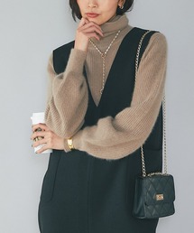 つい触れたくなるようなふわふわ感/ヘアリーヤーンクロップドタートルニット