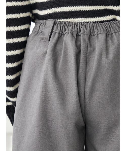 Green Parks(グリーンパークス)の「ツータックハーフパンツ(その他パンツ・レディース・ブラック/グレー/ホワイト系その他2・FREE)」の4枚目の写真