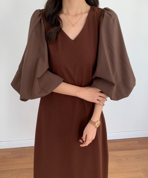 ECLIN(エクラン)の「異素材ボリュームスリーブロングワンピース(ワンピース・レディース・ブルーグリーン/ブラック/グリーン/ワインレッド/モカ・M/L)」の16枚目の写真