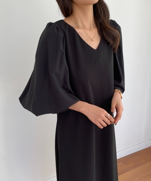 ECLIN(エクラン)の「異素材ボリュームスリーブロングワンピース(ワンピース・レディース・ブルーグリーン/ブラック/グリーン/ワインレッド/モカ・M/L)」の9枚目の写真
