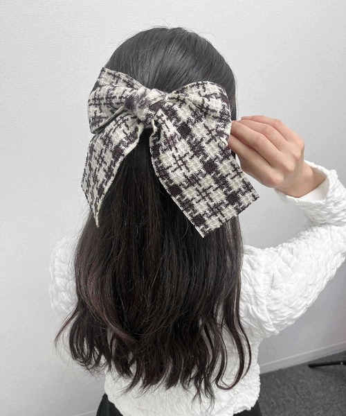 Rmine(アールマイン)の「ツイードチェックビッグリボンバレッタ(バレッタ/ヘアクリップ・レディース・ブラック/ホワイト/ブラウン・FREE)」の3枚目の写真