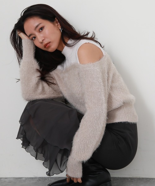 Cheek（チーク）の「シャギー肩開きレイヤードニット（ニット/セーター・レディース・チャコールグレー/ベージュ/ブラック・MEDIUM）」の3枚目の写真