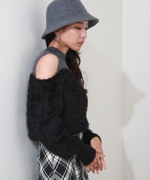 Cheek（チーク）の「シャギー肩開きレイヤードニット（ニット/セーター・レディース・チャコールグレー/ベージュ/ブラック・MEDIUM）」の14枚目の写真