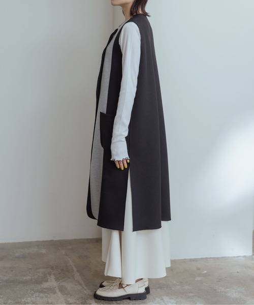 Eimee Law（エイミーロウ）の「バーボタン アイレットジレ（ベスト・レディース・ブラック/アイボリー/ライトグレー・38）」の7枚目の写真