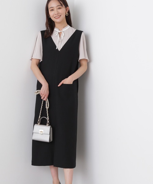 N.（N. Natural Beauty Basic）（エヌエヌナチュラルビューティーベーシック）の「◆Ｖカラージャンパースカート（ジャンパースカート・レディース・ナチュラル/ブラック/ベージュ・MEDIUM）」の2枚目の写真