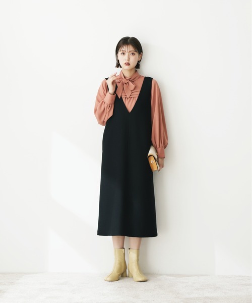 N.（N. Natural Beauty Basic）（エヌエヌナチュラルビューティーベーシック）の「◆Ｖカラージャンパースカート（ジャンパースカート・レディース・ナチュラル/ブラック/ベージュ・MEDIUM）」の4枚目の写真