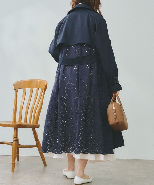 Chez toi（シェトワ）の「BACKカットワークレーストレンチコート