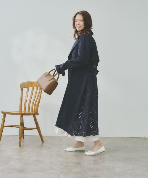 Chez toi（シェトワ）の「BACKカットワークレーストレンチコート