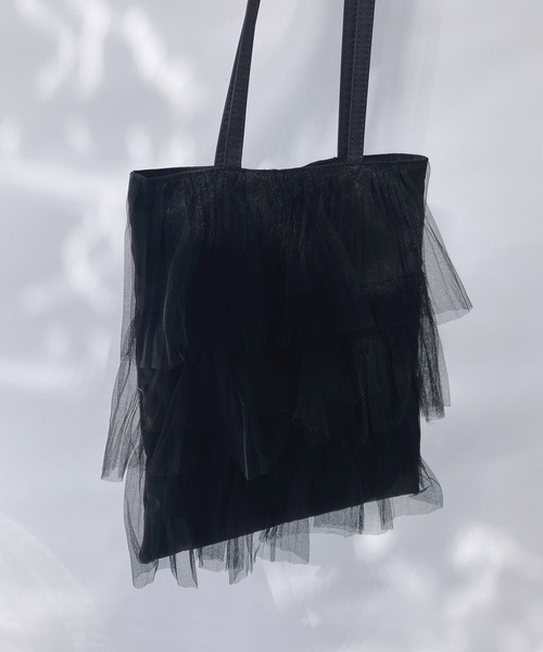 AS KNOW AS plus（アズノゥアズプラス）の「○ティアードフリルトートバッグ（トートバッグ・レディース・ピンク/ブラック/ライトベージュ/グレイッシュベージュ/ブラック系/シルバー系/アイボリー系/グリーン系その他/グレー系その他/ピンク系その他/ホワイト系その他/ブラック系その他・FREE）」の4枚目の写真