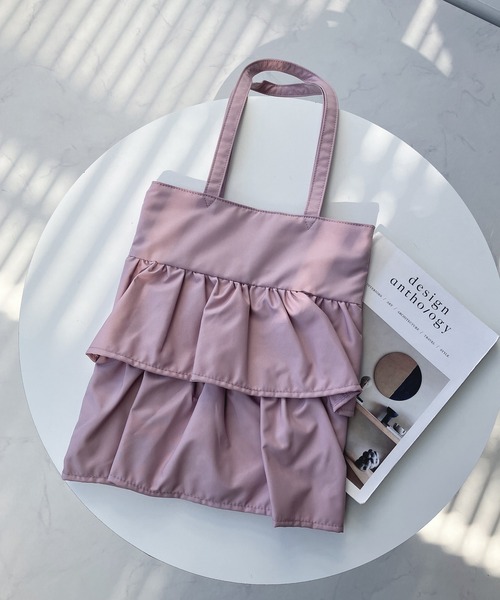 AS KNOW AS plus（アズノゥアズプラス）の「○ティアードフリルトートバッグ（トートバッグ・レディース・ピンク/ブラック/ライトベージュ/グレイッシュベージュ/ブラック系/シルバー系/アイボリー系/グリーン系その他/グレー系その他/ピンク系その他/ホワイト系その他/ブラック系その他・FREE）」の10枚目の写真