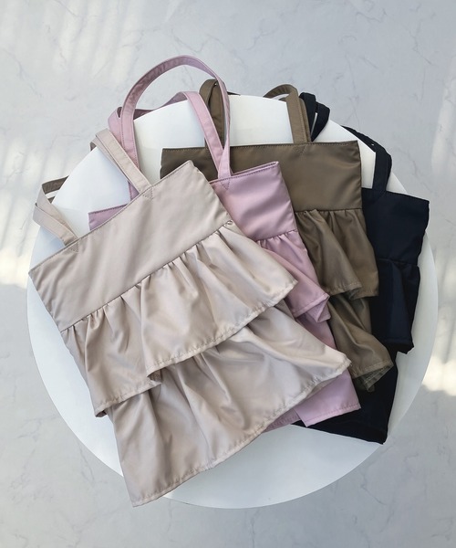 AS KNOW AS plus（アズノゥアズプラス）の「○ティアードフリルトートバッグ（トートバッグ・レディース・ピンク/ブラック/ライトベージュ/グレイッシュベージュ/ブラック系/シルバー系/アイボリー系/グリーン系その他/グレー系その他/ピンク系その他/ホワイト系その他/ブラック系その他・FREE）」の6枚目の写真