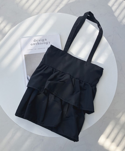 AS KNOW AS plus（アズノゥアズプラス）の「○ティアードフリルトートバッグ（トートバッグ・レディース・ピンク/ブラック/ライトベージュ/グレイッシュベージュ/ブラック系/シルバー系/アイボリー系/グリーン系その他/グレー系その他/ピンク系その他/ホワイト系その他/ブラック系その他・FREE）」の3枚目の写真